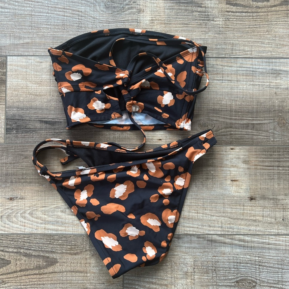 Leopard print bikini - Picture 2 of 2